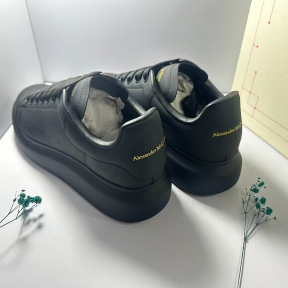 Alexander McQueen Black Men's Sneakers - Picture 4 of 6